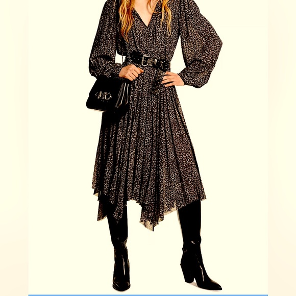 Leopard print asymmetrical dress in soft and comfortable fabric. - Picture 1 of 8